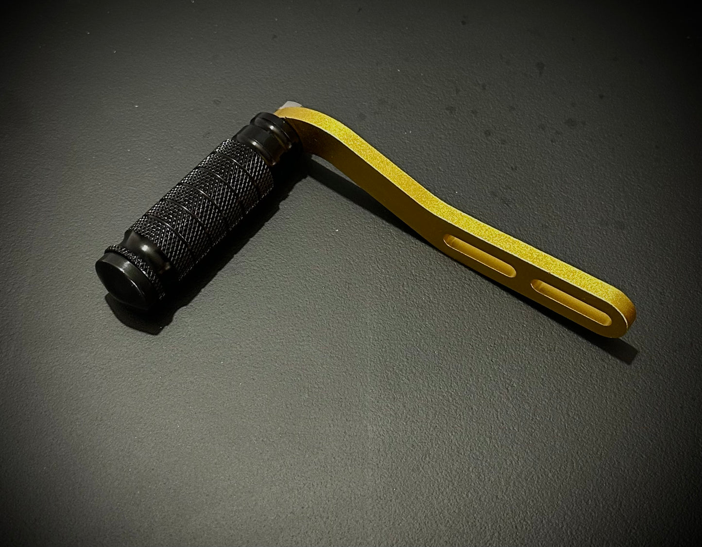 ETM RTR/RIZZLER REPLACEMENT SHIFTLOCK BRACKET