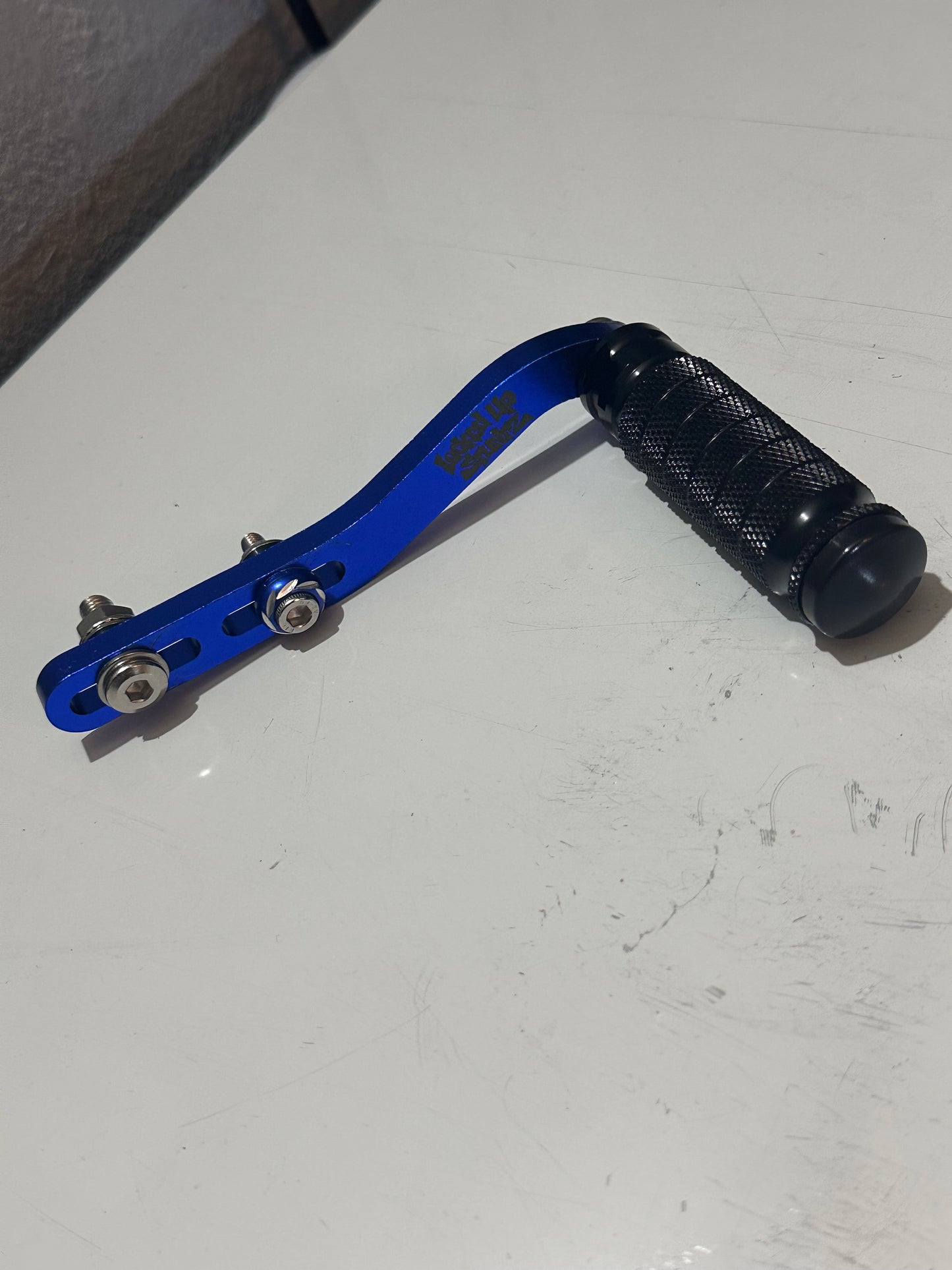 ETM RTR/RIZZLER REPLACEMENT SHIFTLOCK BRACKET